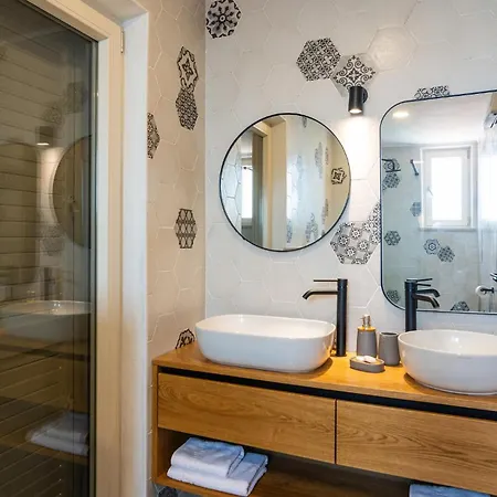 6 Bedroom Awesome In Casa vacanze