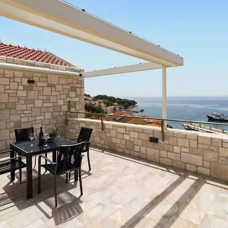 6 Bedroom Awesome In Casa vacanze Sumartin