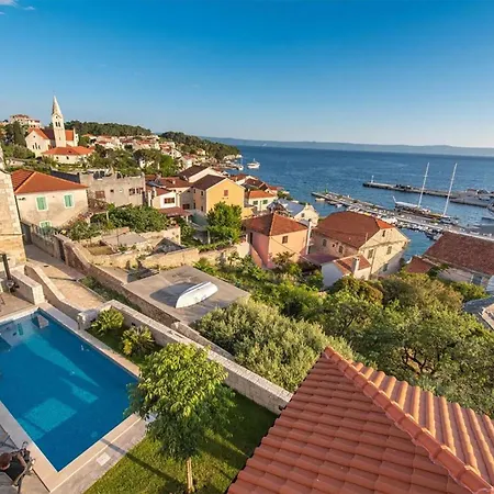 6 Bedroom Awesome In * Sumartin