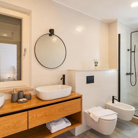 Сasa de vacaciones 6 Bedroom Awesome In