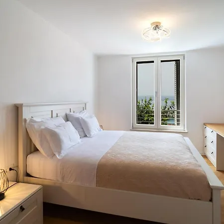 6 Bedroom Awesome In Сasa de vacaciones *