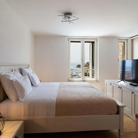 6 Bedroom Awesome In Sumartin