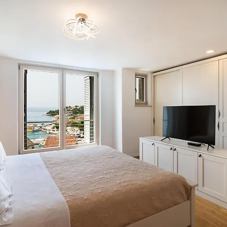 Сasa de vacaciones 6 Bedroom Awesome In