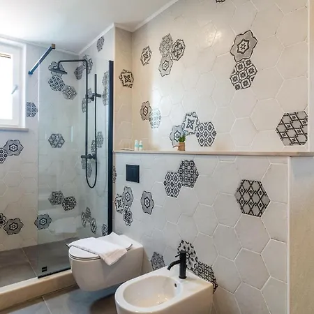 Сasa de vacaciones 6 Bedroom Awesome In *