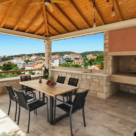 6 Bedroom Awesome In Sumartin