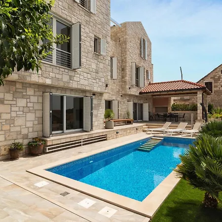 6 Bedroom Awesome In Сasa de vacaciones