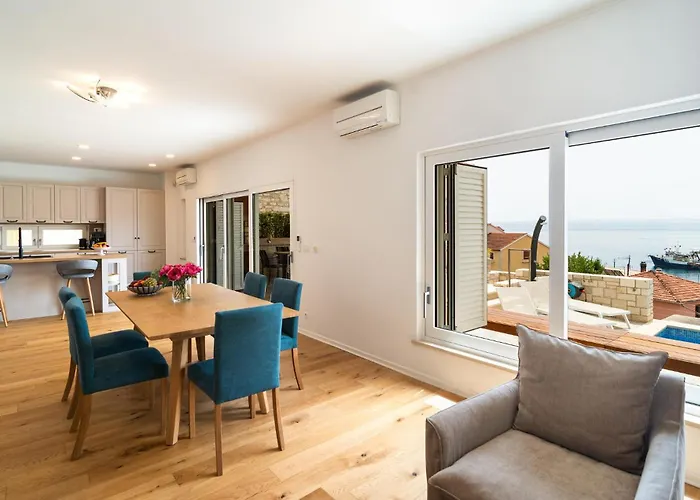 6 Bedroom Awesome In Feriehus *