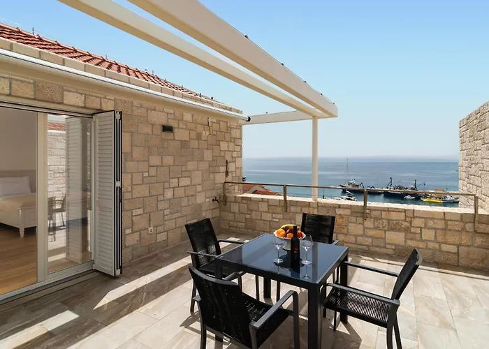 6 Bedroom Awesome In