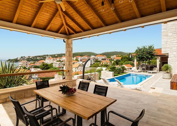 6 Bedroom Awesome In Feriehus *