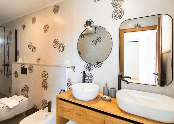 6 Bedroom Awesome In * Sumartin
