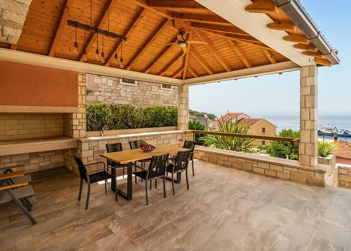 6 Bedroom Awesome In Sumartin