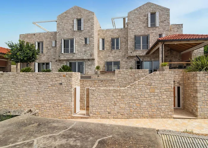 6 Bedroom Awesome In Feriehus *